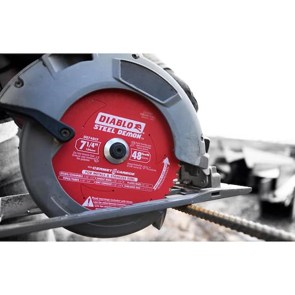 DIABLO Steel Demon 5-1/2 in. x 30-Tooth Metal Cutting Circular Saw Blade  with Bushings D055030FMX - The Home Depot