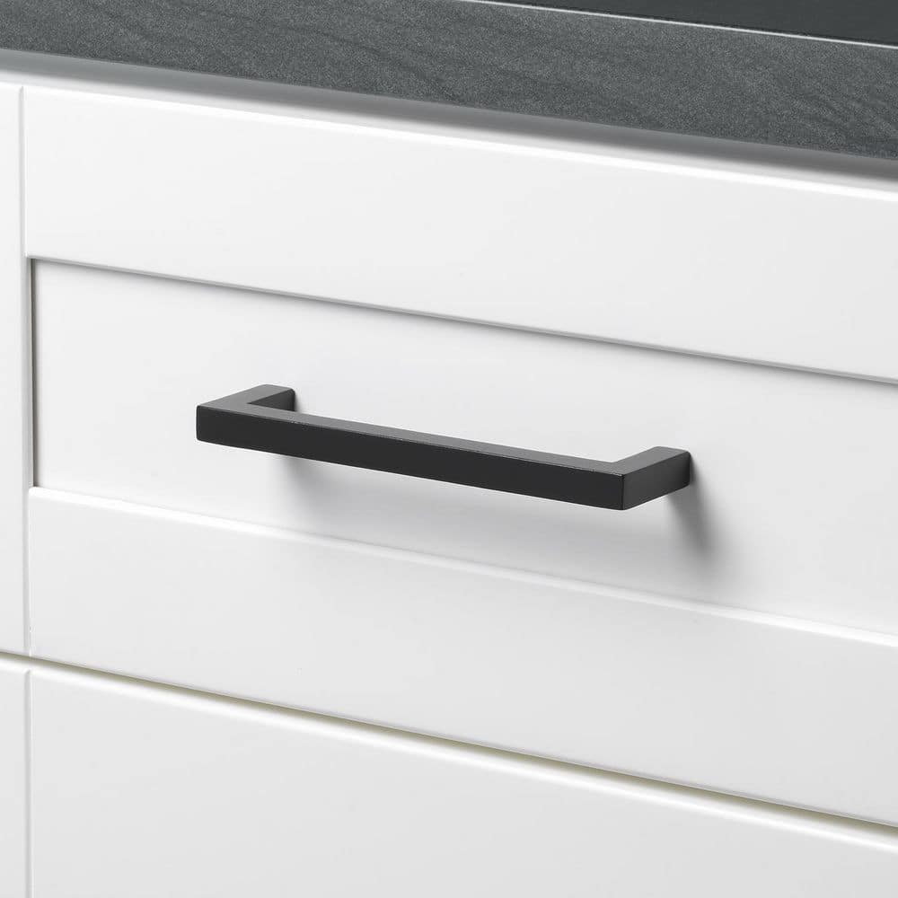 Matte Black Solid Zinc Alloy Bar Pull with Mounting Hardware