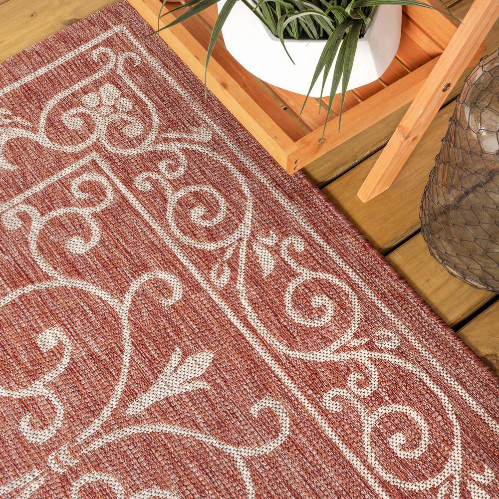 Charleston Red Beige Synthetic Round Reversible Area Rug