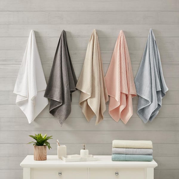 https://images.thdstatic.com/productImages/5e188651-0297-49eb-ba41-c1868b96f919/svn/white-madison-park-bath-towels-mp73-5974-44_600.jpg