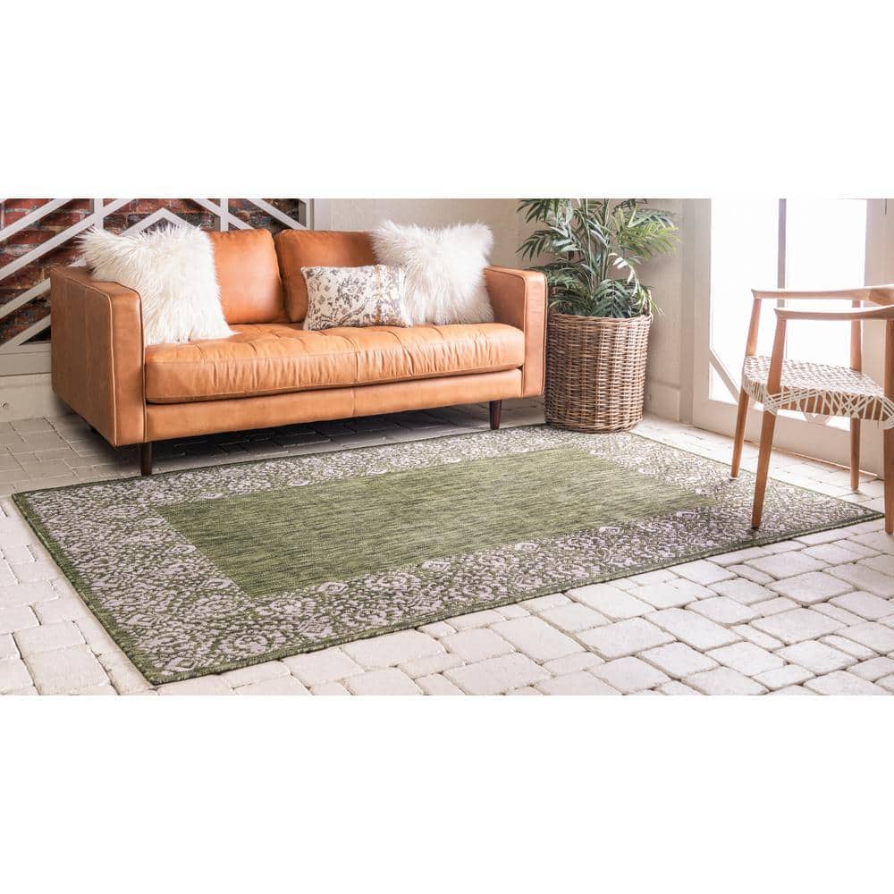 Green Rectangular 9' x 12' Easy-Care Synthetic Outdoor Rug