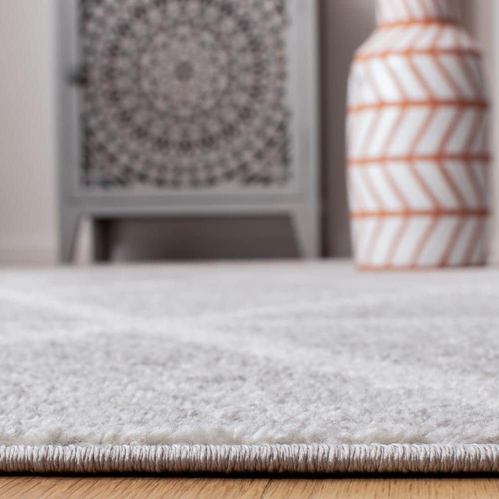 Adirondack Gray and Ivory Square Synthetic Area Rug