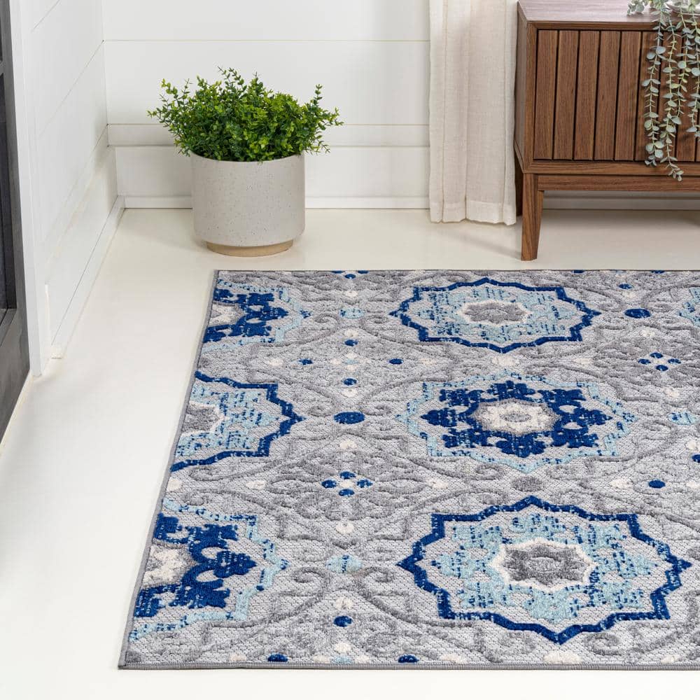 Mediterranean Medallion Blue Khaki 4'x6' Easy-Care Area Rug