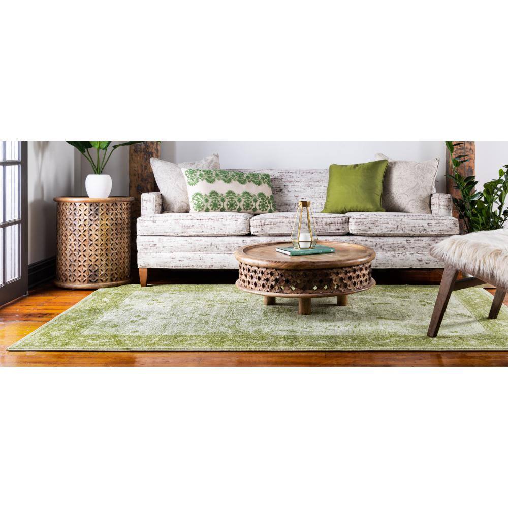Light Green Floral Synthetic Rectangular Area Rug, 5 x 8 ft