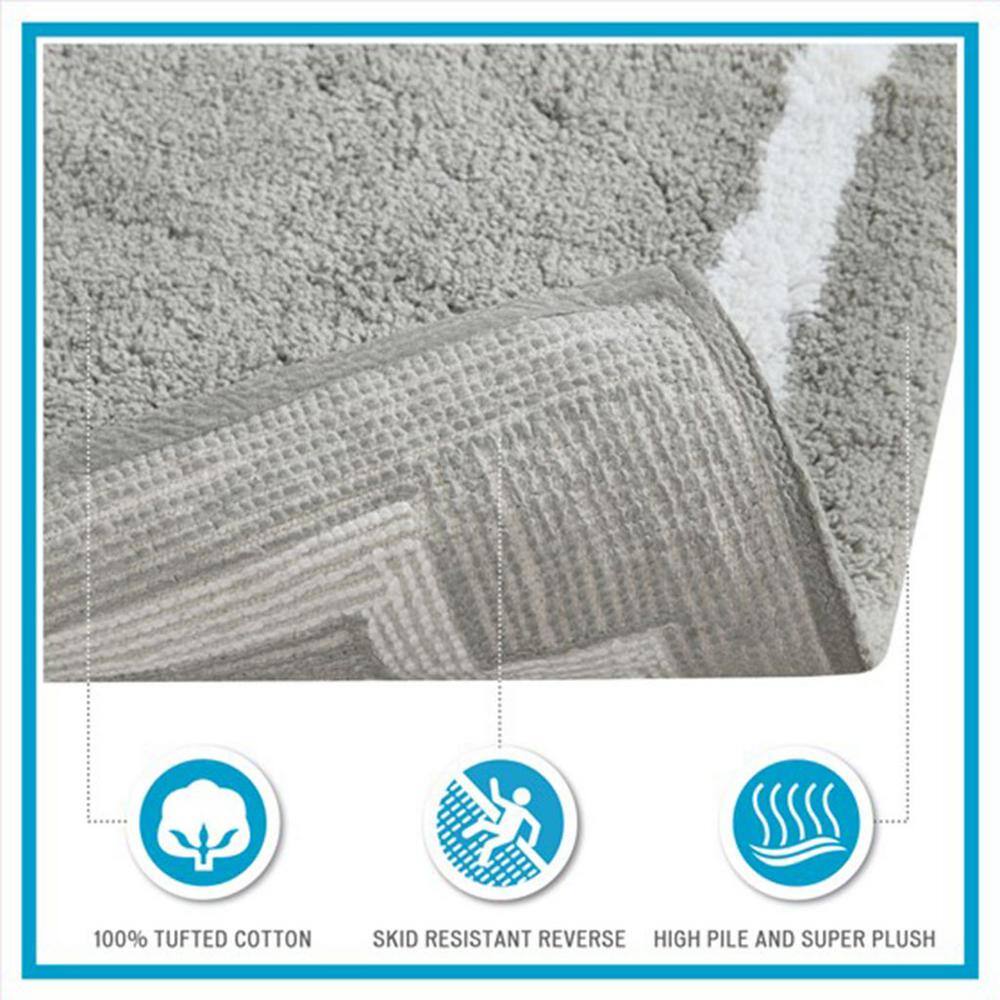 Blue and White Cotton Tufted Bath Mat 24''x40''