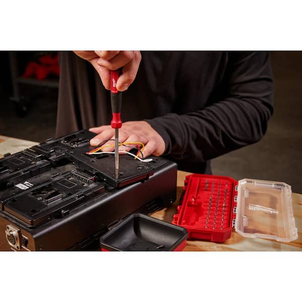Milwaukee 39-in-1 Precision Multi-Bit Screwdriver 48-22-2935 - The 