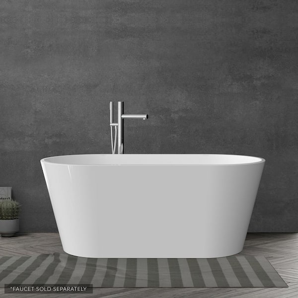 https://images.thdstatic.com/productImages/5eb5acfa-c006-45ac-9d97-97e754456da4/svn/white-pelham-white-flat-bottom-bathtubs-pwt103-w-64_600.jpg