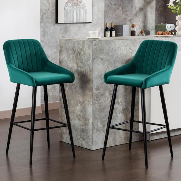 Harper & Bright Designs Green Modern and Elegant 29.5 in. Velvet Upholstered Bar Stool with Black Metal Frame (Set of 2)