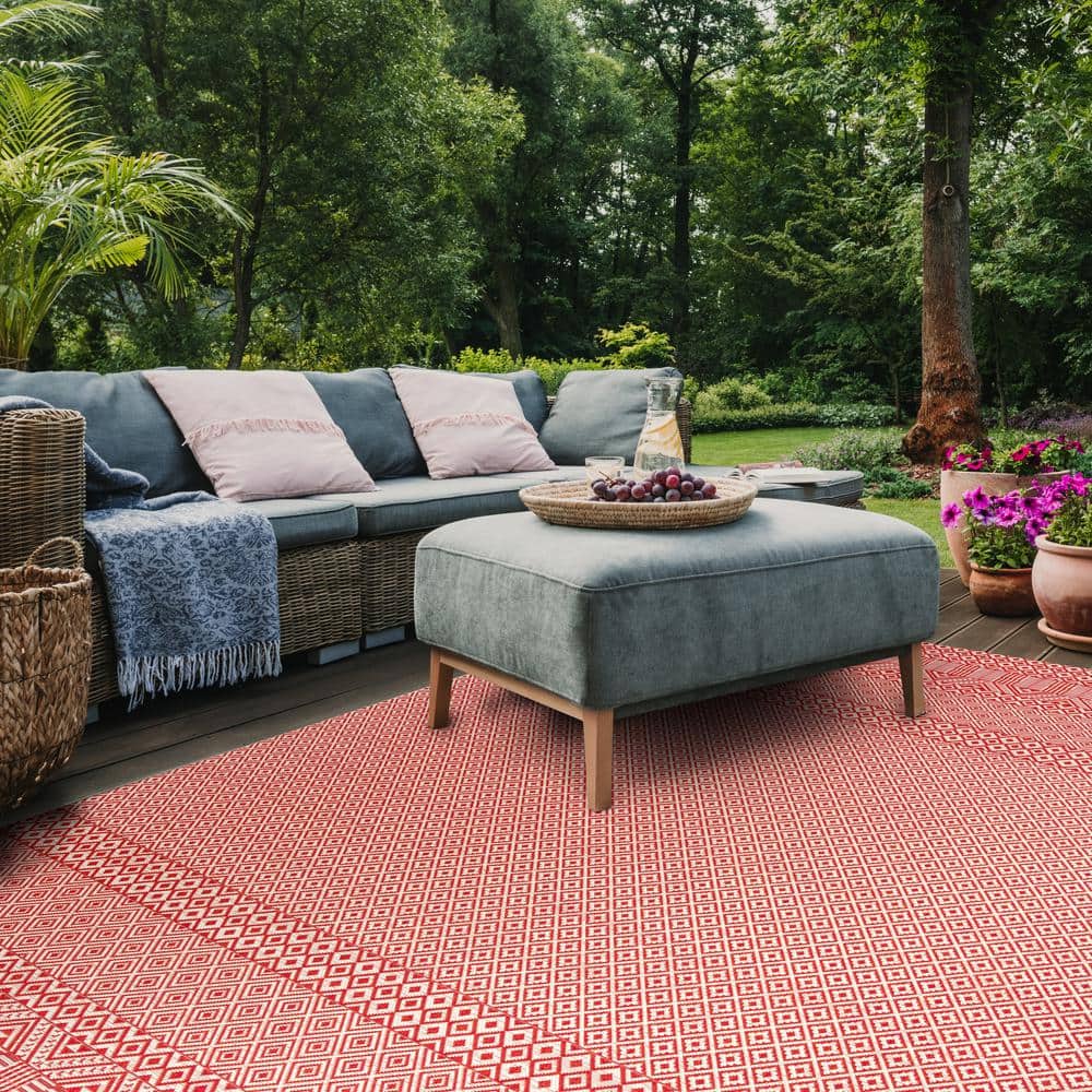 Beige and Red Geometric Indoor/Outdoor Area Rug