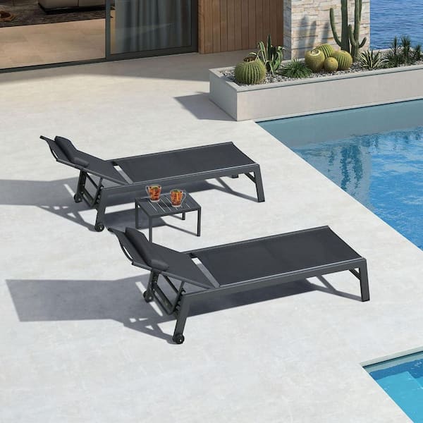 Black Frame Lounge of 3-Pieces Aluminum Outdoor Chaise Lounge with Cushion and Side Table, Grey