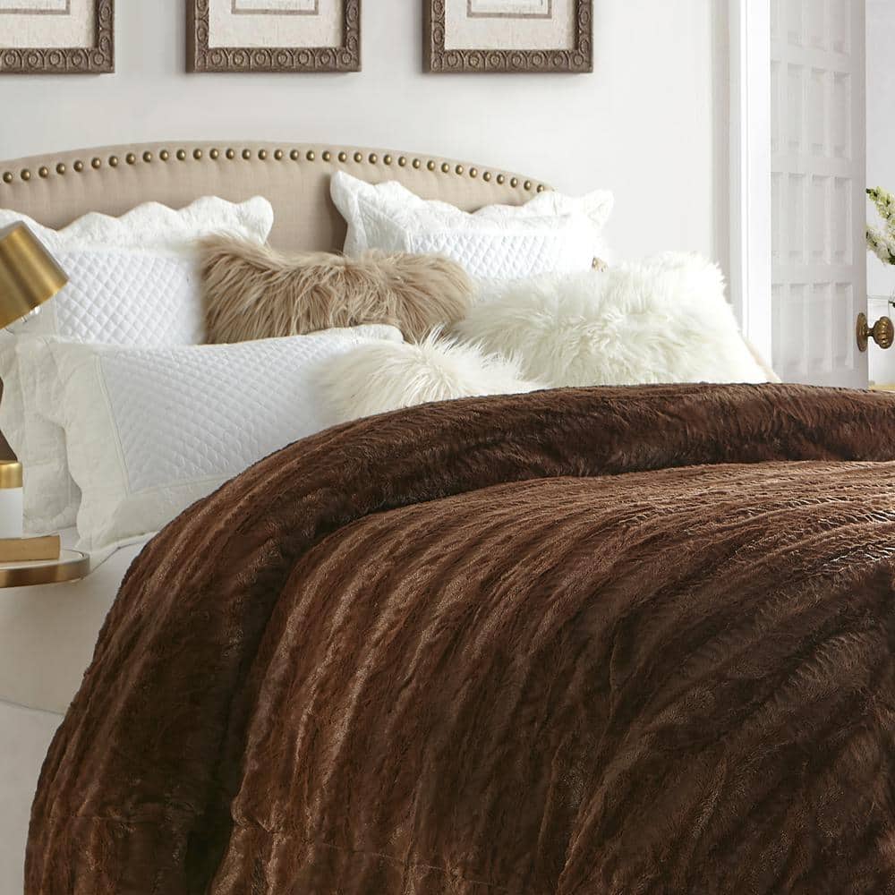 Luxurious Caramel Faux Fur Reversible Full/Queen Blanket