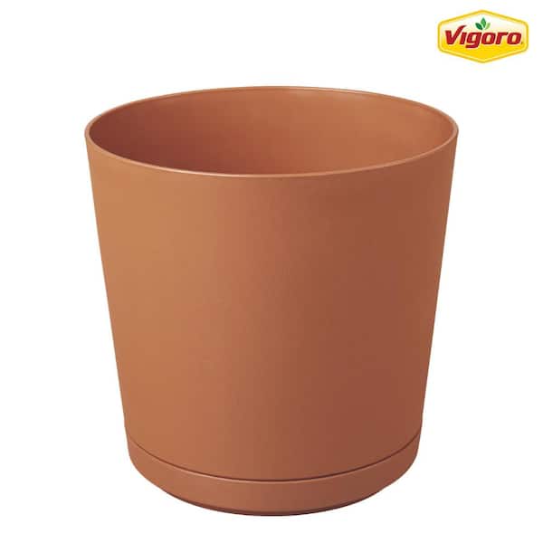 Vigoro 6 in. Kyra Small Clay Plastic Planter (6 in. D x 5.5 in. H) with Attached Saucer