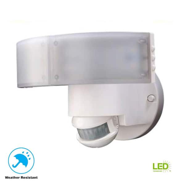 Defiant 125 Watt Equivalent 1600 Lumen 180 Degree White Motion Sensing Dusk to Dawn SMD LED Flood Light (1-Pack)