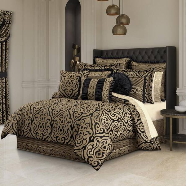 Unbranded Blythe Black and Gold 4-Piece. Black Polyester California King Comforter Set 96 X 110 in.