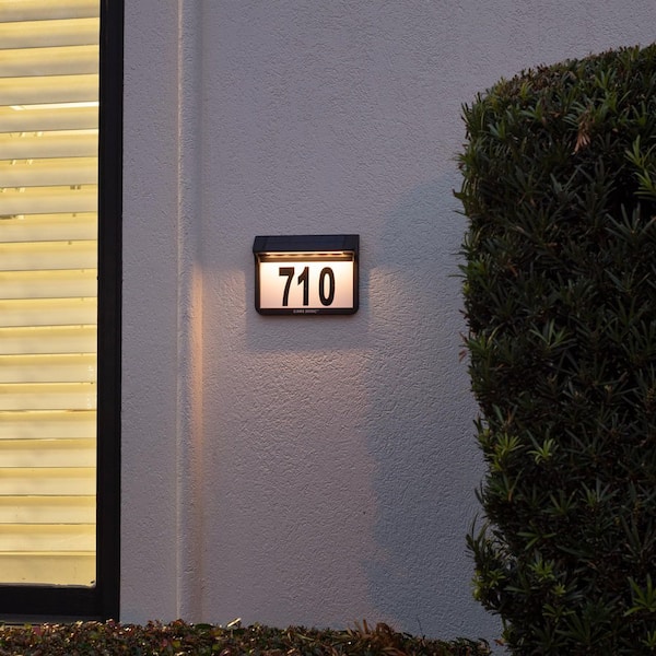GAMA SONIC Solar Address Light Dusk to Dawn Warm White LED Wall Plaque and Stake Mount with Peel and Stick Vinyl Numbers