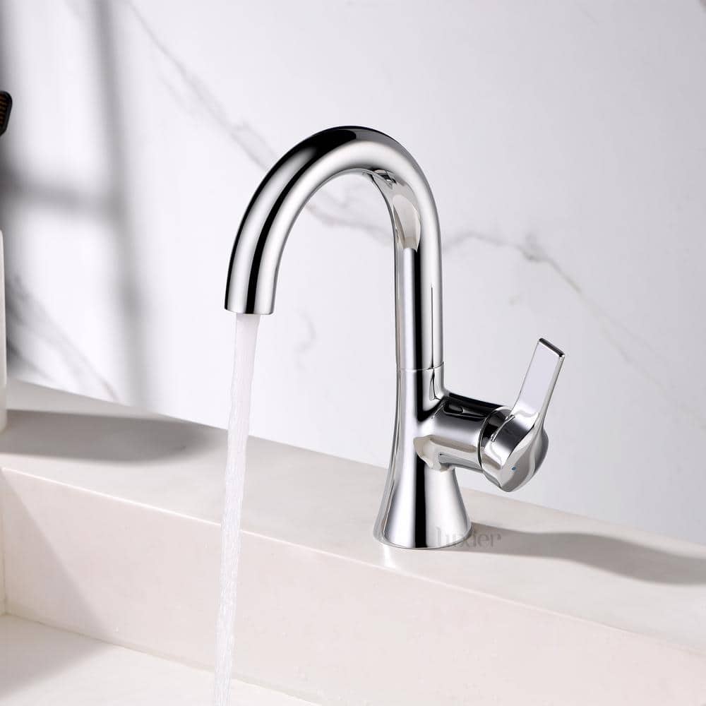 Chrome Single-Handle Bathroom Faucet with Drain Assembly