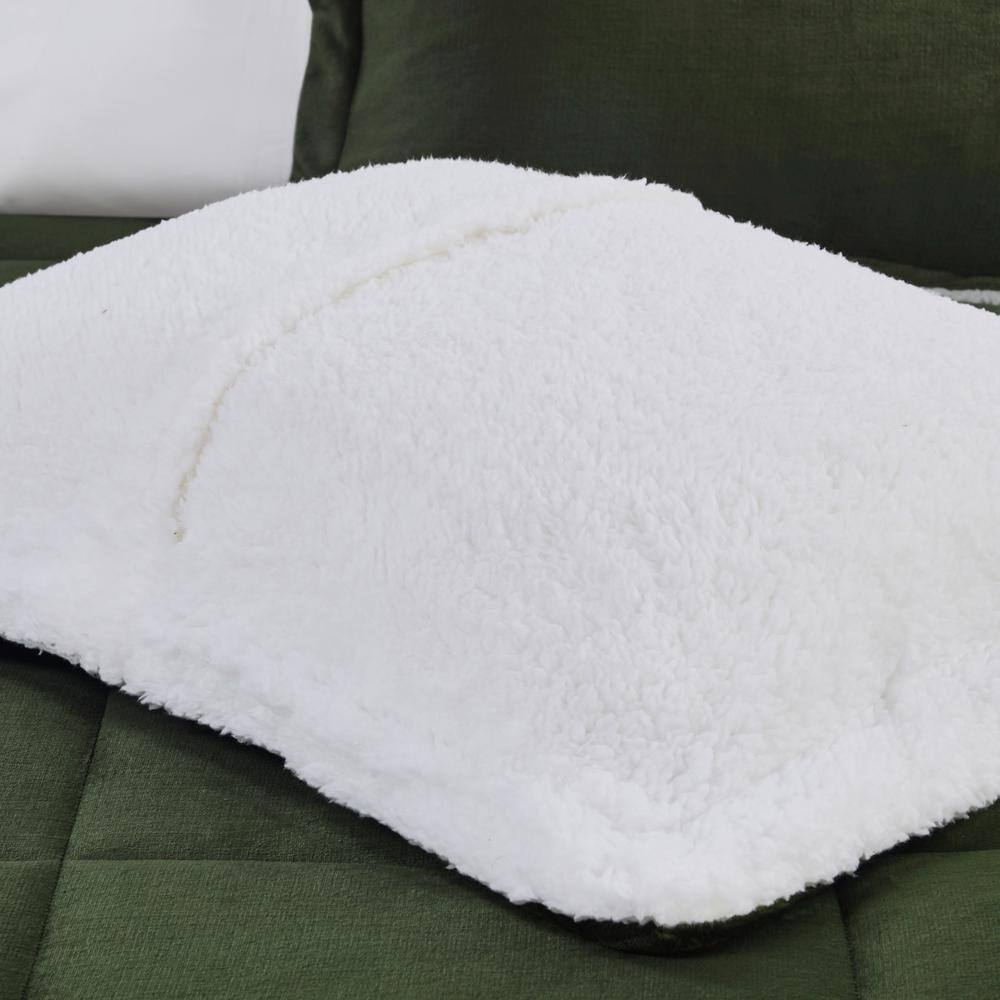 Queen Green/Ivory Microfiber Reversible Comforter Set with Sherpa