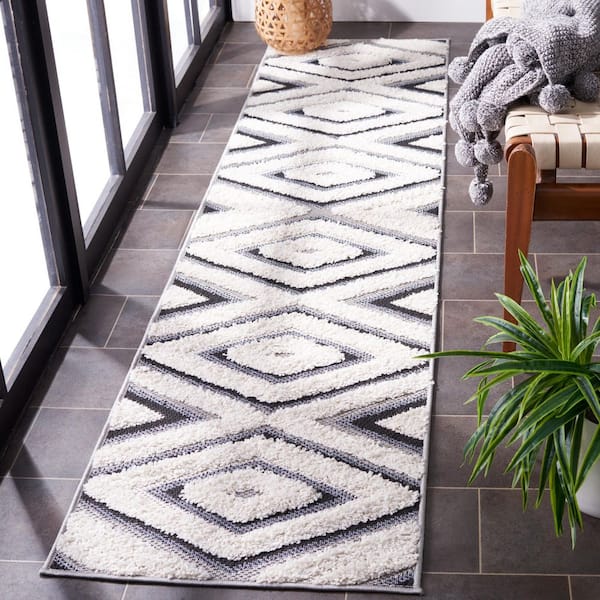 Cottage Ivory/Black 2 ft. x 8 ft. High-Low Diamond Geometric Indoor/Outdoor Runner Rug