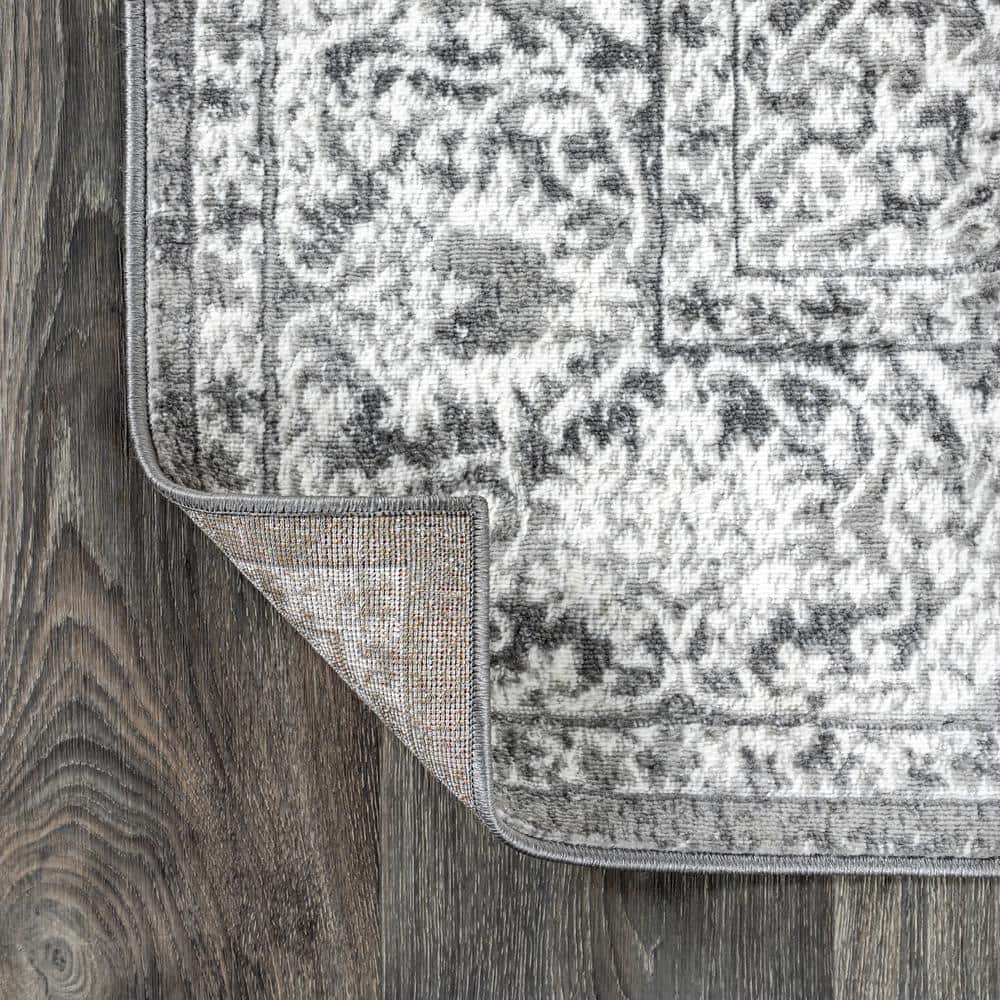 Light Grey Synthetic Medallion 4' x 6' Area Rug