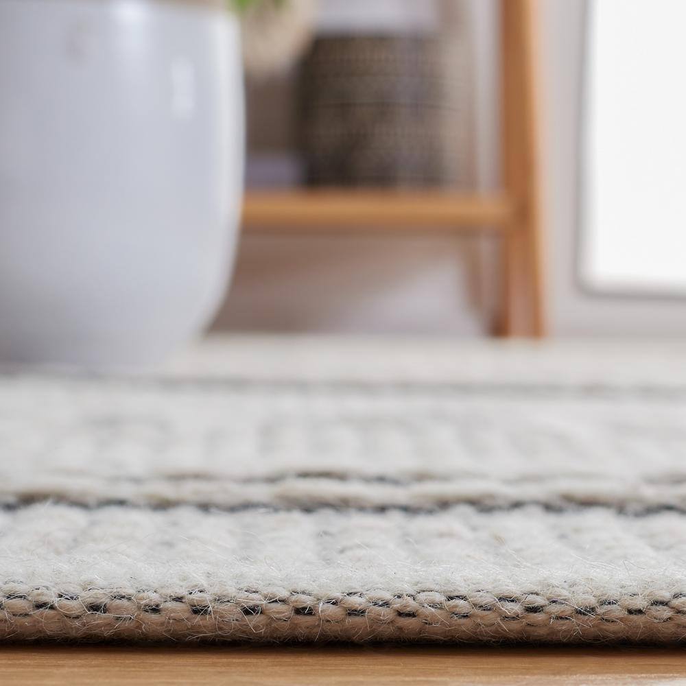 Coastal Charm Hand-Tufted Wool Rectangular Gray Rug 8' x 10'