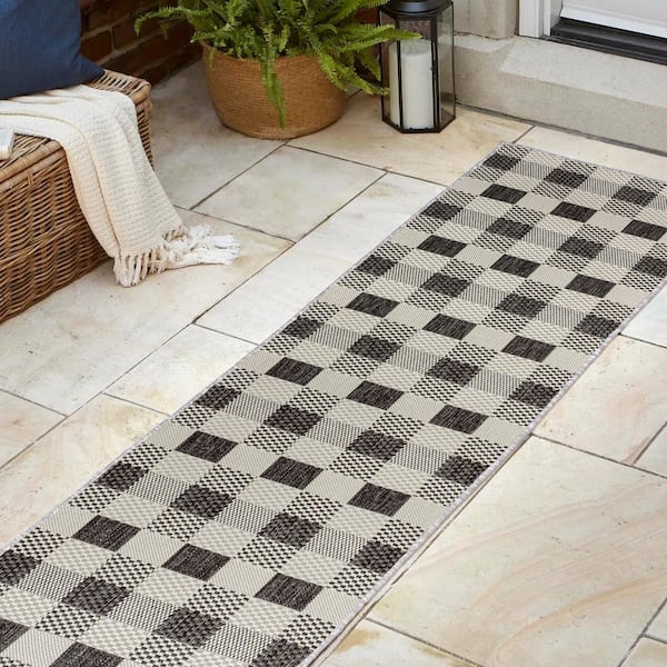 JONATHAN Y Darcy Black/Cream 2 ft. x 8 ft. Traditional Geometric Bold Gingham Indoor/Outdoor Runner Rug
