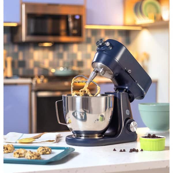 GE 5.3 Qt. 7-Speed Sapphire Blue Stand Mixer with Coated Flat Beater,  Coated Dough Hook, Wire Whisk, and Pouring Shield G8MSAAS1RRS - The Home  Depot
