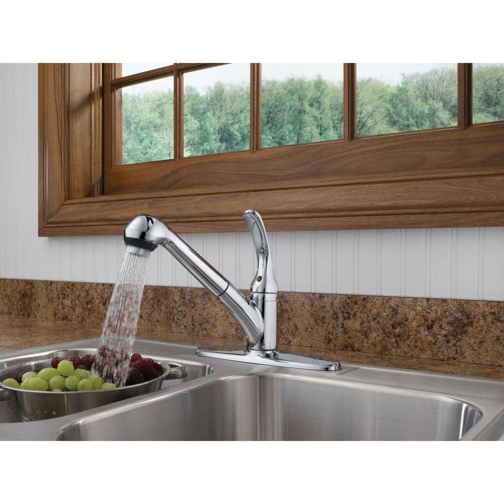 Chrome Pull-Out Single Handle Kitchen Faucet with Zinc Body
