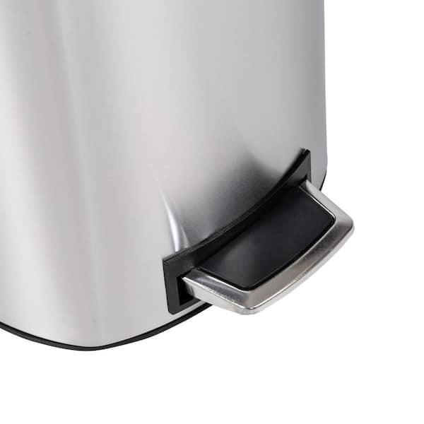 Honey Can Do Tall and Wide Stainless Steel Step Trash Can with Lid, 58L, Silver