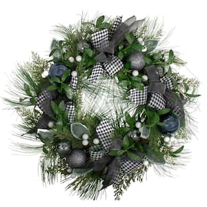 24 in. Green Unlit Houndstooth and White Berries Artificial Christmas Wreath