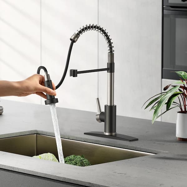 Single-Spring Handle Kitchen Faucet with Pull Down Function Sprayer Kitchen Sink Faucet with Deck Plate in Black Nickel