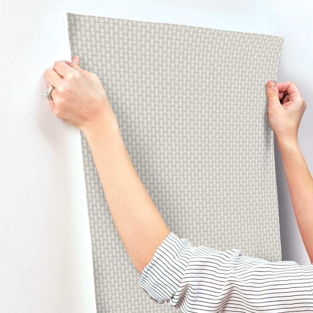 Petal Black Easy-Clean Floral Grid Wallpaper - 27" x 324"