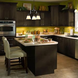 Franklin Stained Manganite Plywood Shaker Assembled Kitchen Cabinet Beaded Light Rail Molding 96 in W x 2 in D x 1 in H
