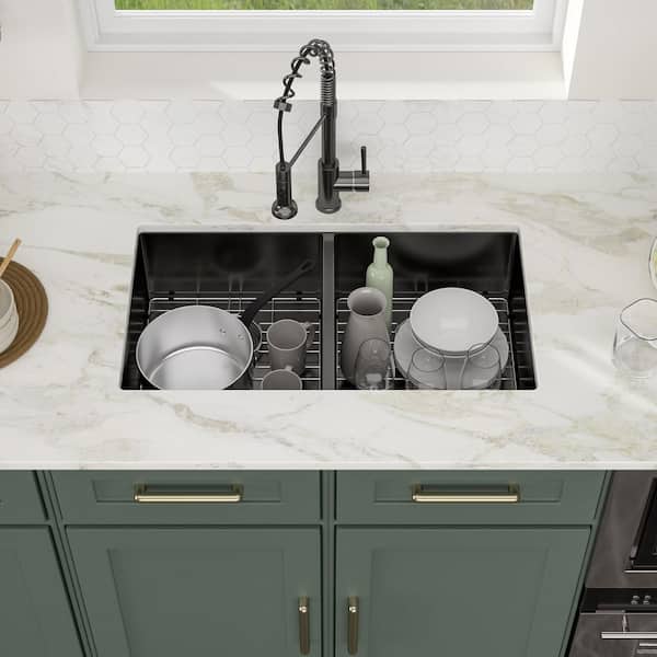 Logmey 33 in. Undermount Double Bowl 50/50 Sink Gunmetal Black 16