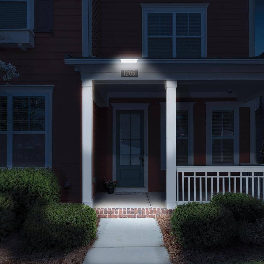 White Solar Powered LED Floodlight for Outdoor Security
