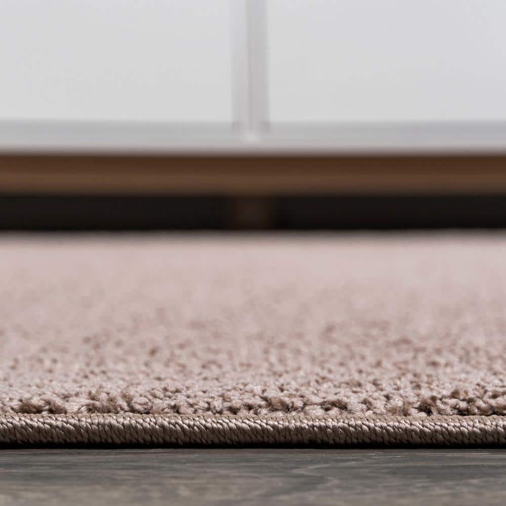 Brown Synthetic Low-Pile Reversible Area Rug, 4' x 6'