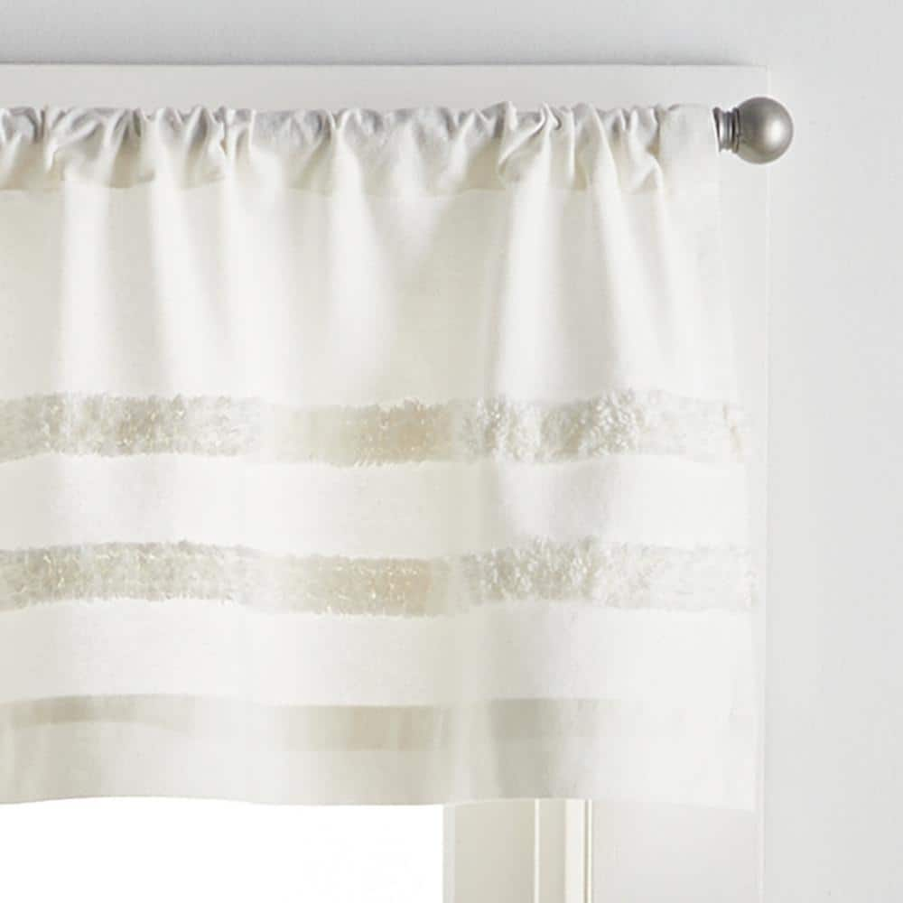 https://images.thdstatic.com/productImages/5fe786b3-1fa7-4c9b-8072-745feae457cd/svn/white-martha-stewart-window-valances-scarves-1y20320ywt-64_1000.jpg