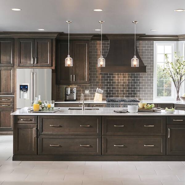 https://images.thdstatic.com/productImages/5ff3df49-bc0f-433b-931a-88d9e07ea315/svn/thomasville-custom-kitchen-cabinets-hdinsttsbx-e1_600.jpg