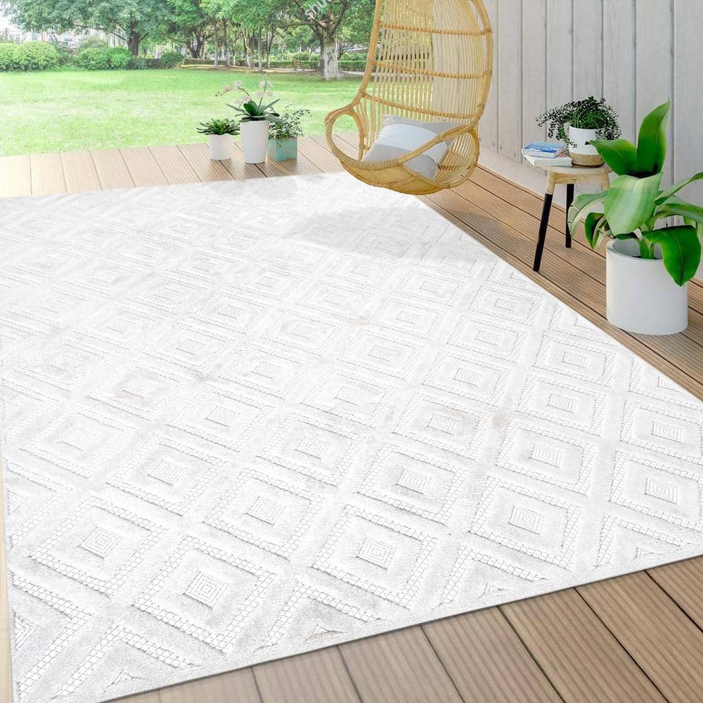 Ivory Geometric Synthetic Indoor/Outdoor Area Rug, 3 x 5