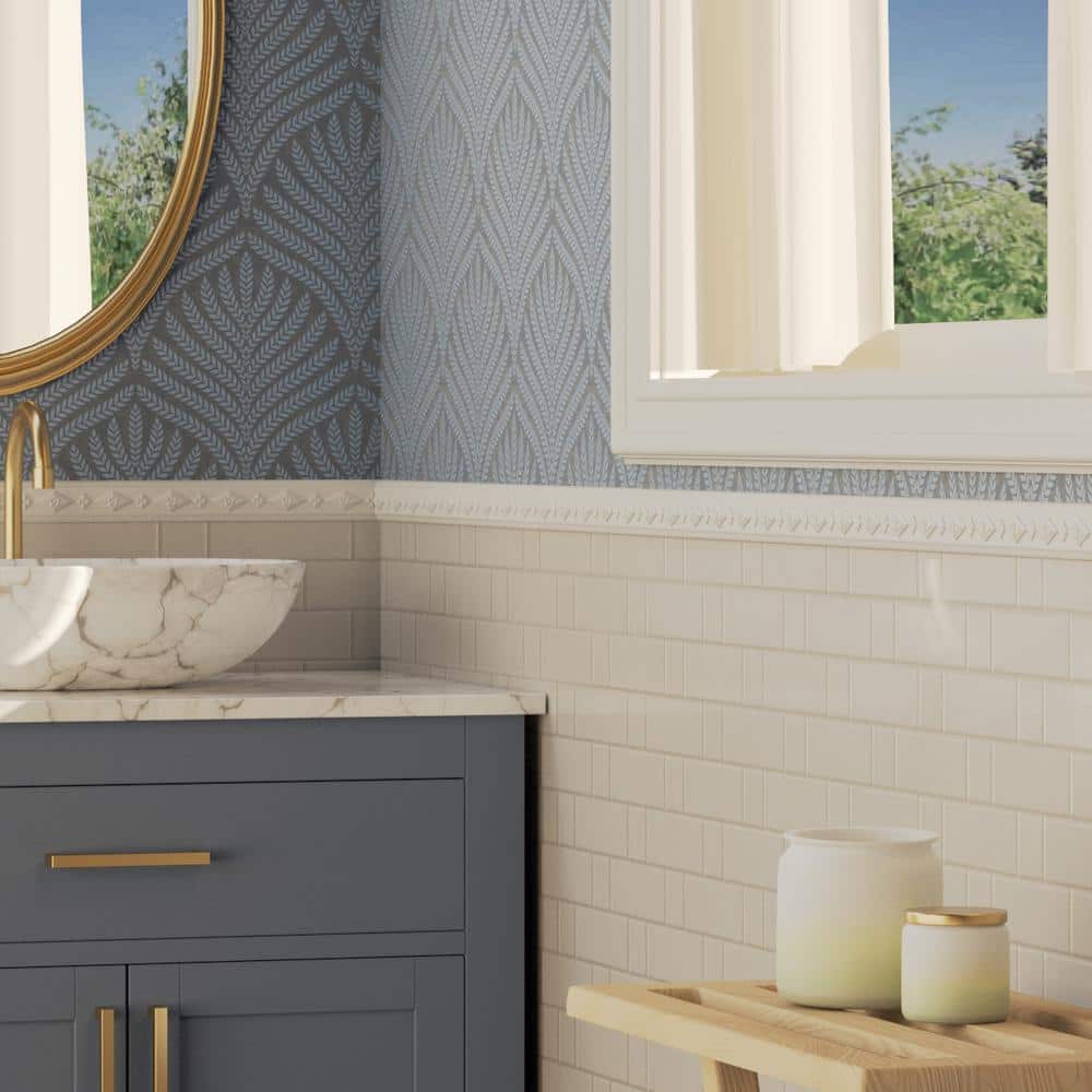 Primed Gray Geometric Urethane Chair Rail Moulding