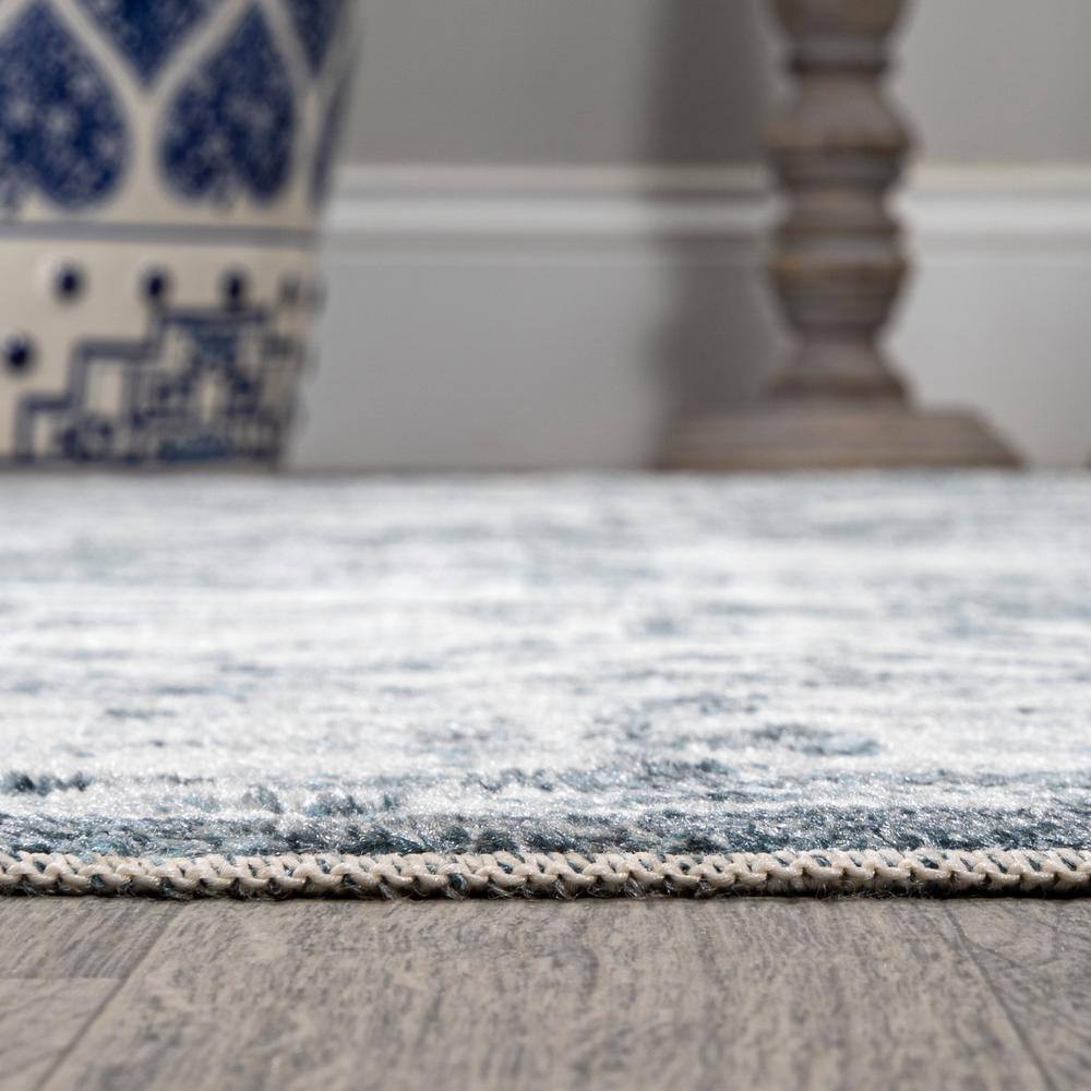 Keesha Blue and Cream Medallion Washable 4' x 6' Rug