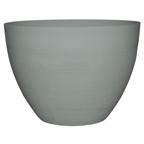 CHG CLASSIC HOME & GARDEN Decatur 22 in. Mercury Resin Planter Pot