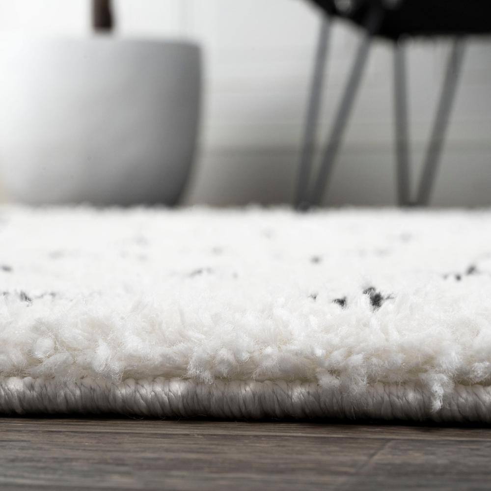 Reversible Black Geometric Shag Area Rug - Easy Care 5x8