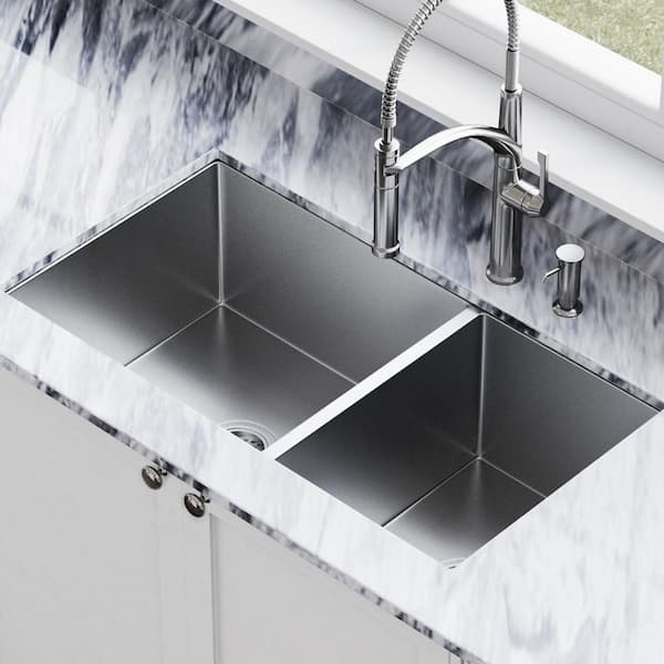 https://images.thdstatic.com/productImages/60389b6e-8c37-4879-ac13-41fd329d1b5f/svn/brushed-stainless-steel-pelham-white-undermount-kitchen-sinks-pws163-a0_600.jpg