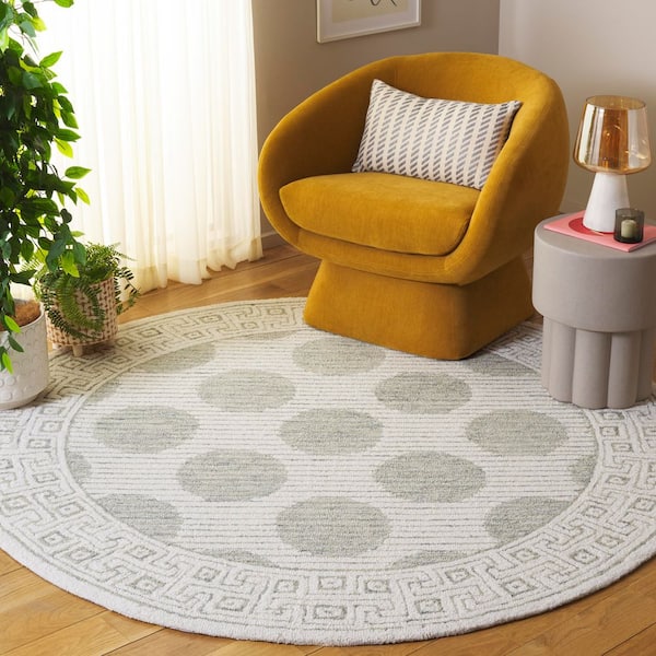 Pine 6 ft. ft. x 6 ft. Sage/Ivory Polka Dot Round Rug