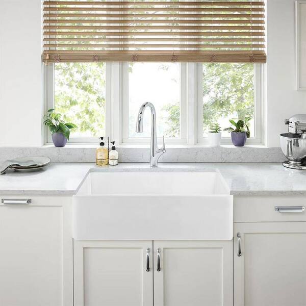 https://images.thdstatic.com/productImages/60421c61-11f3-4490-bac8-d82231fbda83/svn/white-yasinu-farmhouse-kitchen-sinks-yncas8266wh-4f_600.jpg