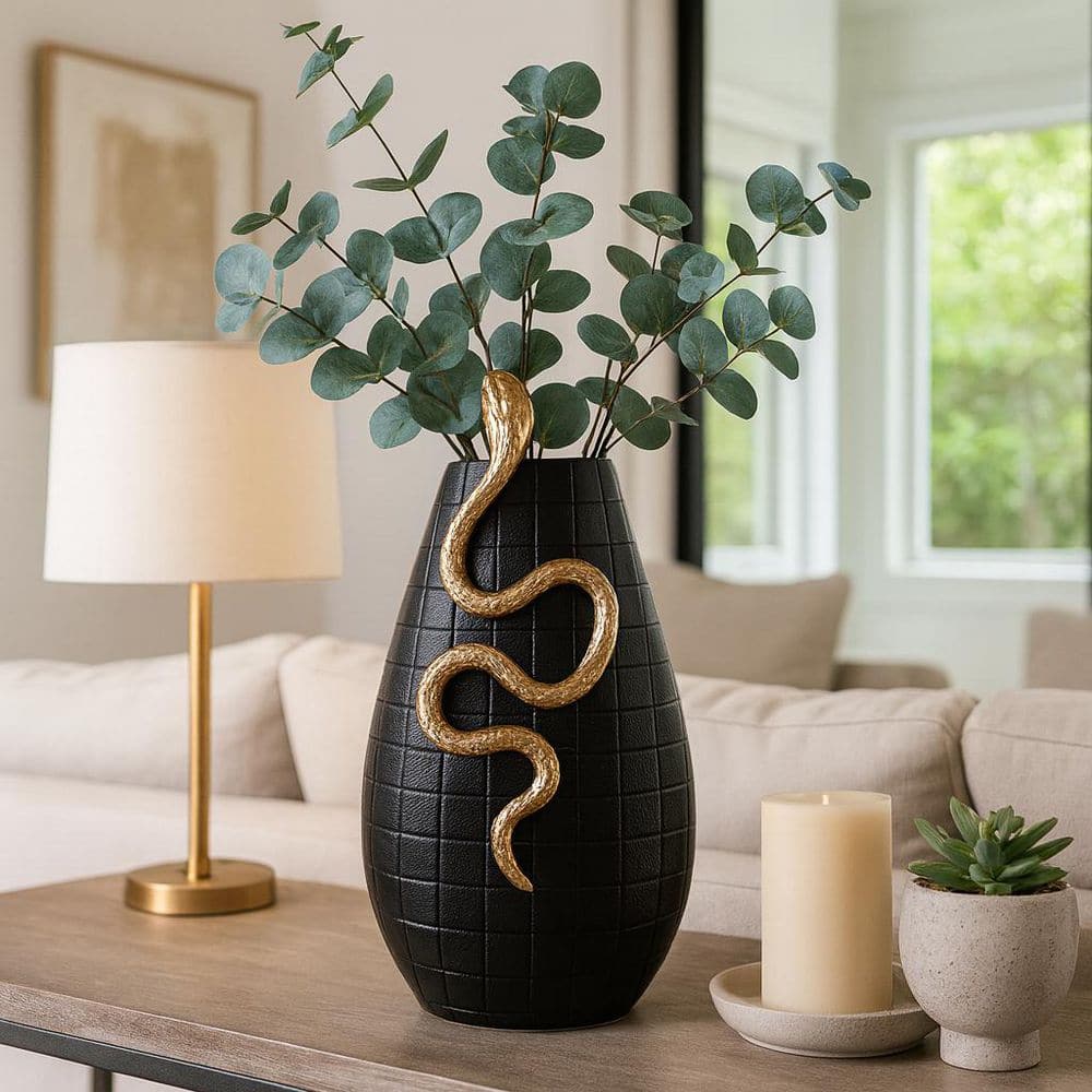 Liv & Skye 18 in. Black Metal Round Novelty Curved Snake On