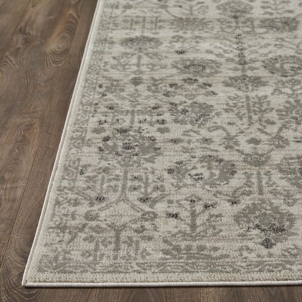 Celena Asheley Cream 5 ft. 3 in. x 7 ft. 3 in. Floral Polypropylene Area Rug