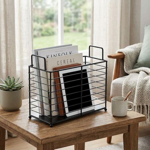 Black 11 in. x 7 in. Metal Freestanding Magazine Rack LINBQ582