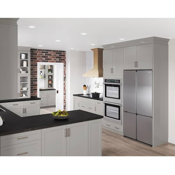 https://images.thdstatic.com/productImages/606b4473-b8f8-4460-b14e-301d32cc31e8/svn/heron-gray-hampton-bay-assembled-kitchen-cabinets-b3d18-mlgr-44_600.jpg