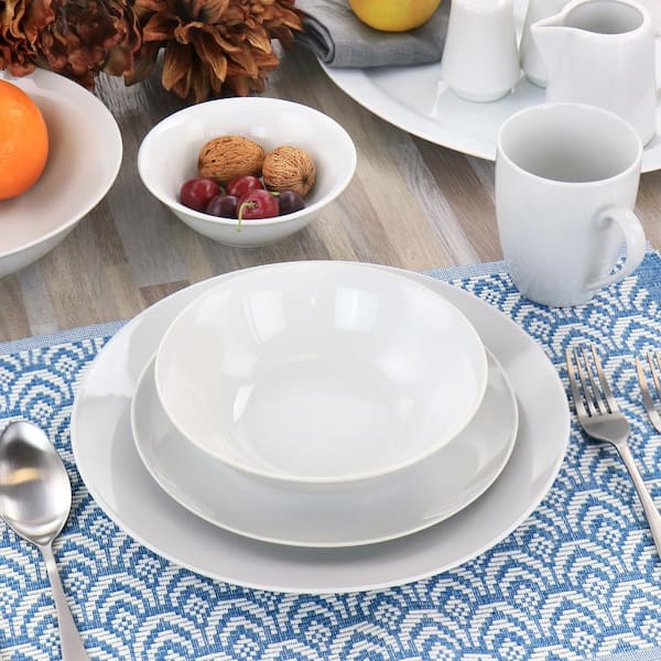 https://images.thdstatic.com/productImages/60757de5-94d2-405c-bc6d-7f503b53b661/svn/white-gibson-home-dinnerware-sets-985115911m-fa_600.jpg